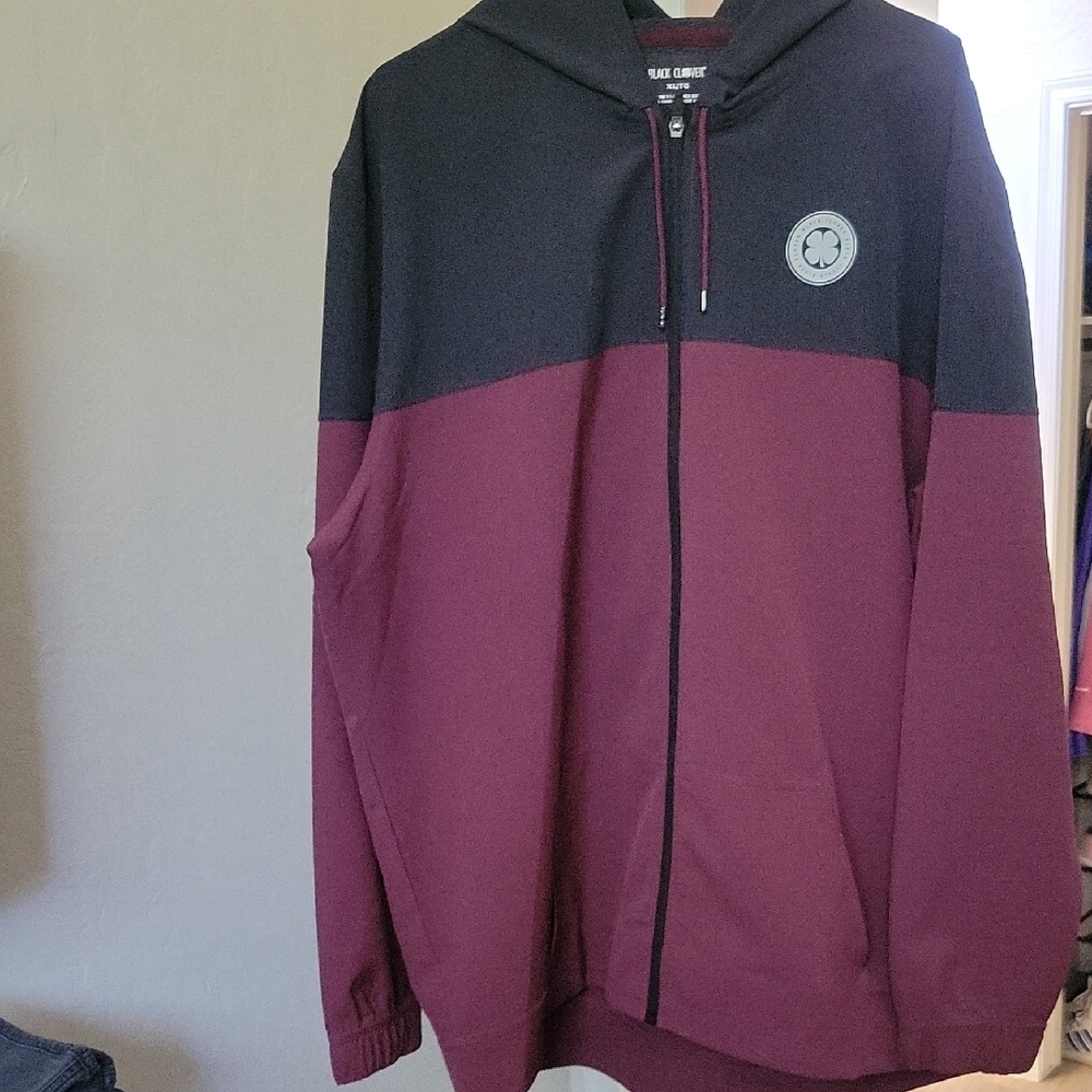 NWOT Black Clover Men's Black and Maroon Zip-Up Sweater